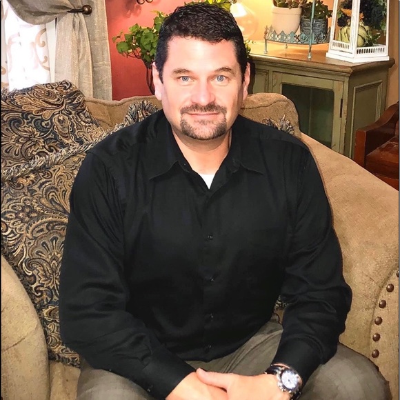 Meet your Posher, Kyle - Picture 1 of 1